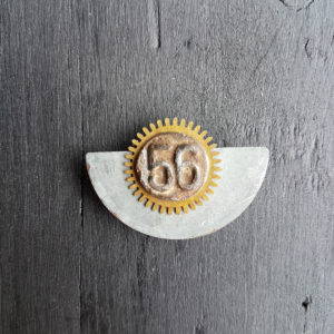 Recycle broche "56"