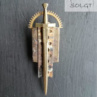 Recycle broche "Sværdet"