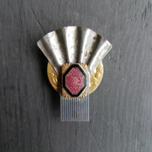 Recycle broche "Svanesang"