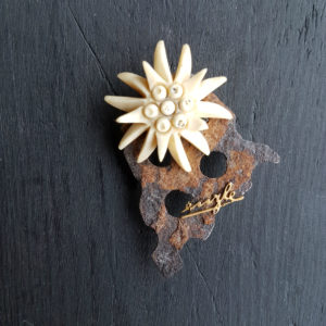 Recycle broche "Blomster & engle"